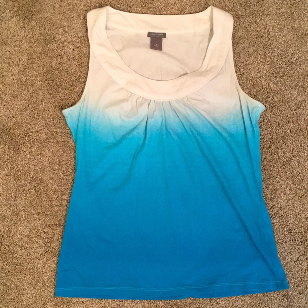 Ann Taylor blue ombré sleeveless top. Cotton stretch. Size M. NWOT.